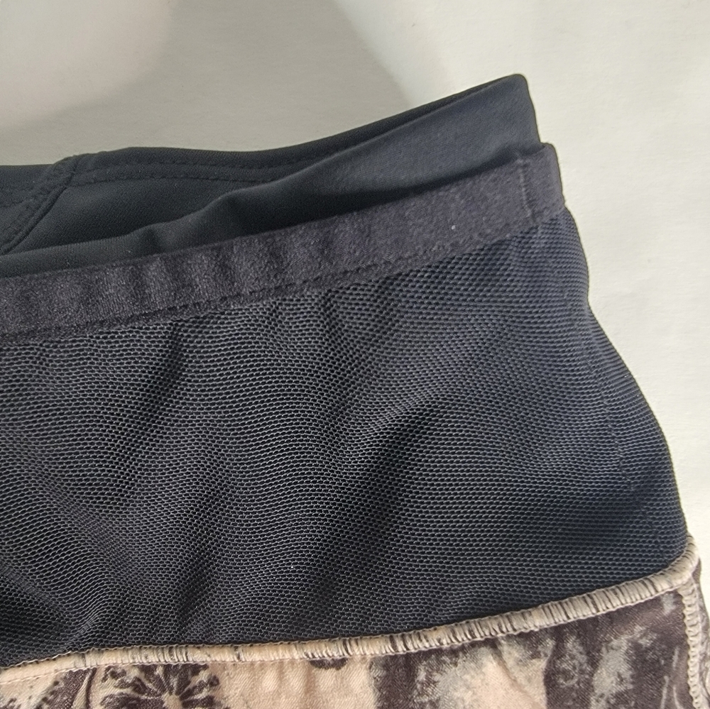 Oiselle Athletic Shorts 4-6 Peach Black Floral Line - Picture 9 of 9